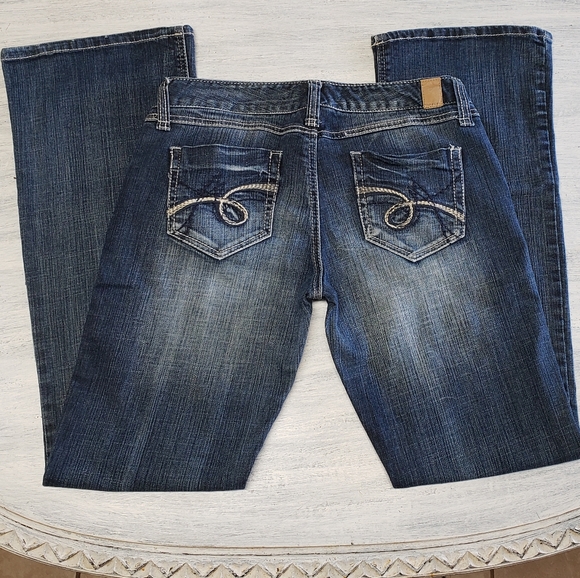 🌻EUC BOOTCUT JEANS - Picture 1 of 4